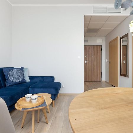 Business Center Apartments Warsaw Wola By Noclegi Renters Bagian luar foto