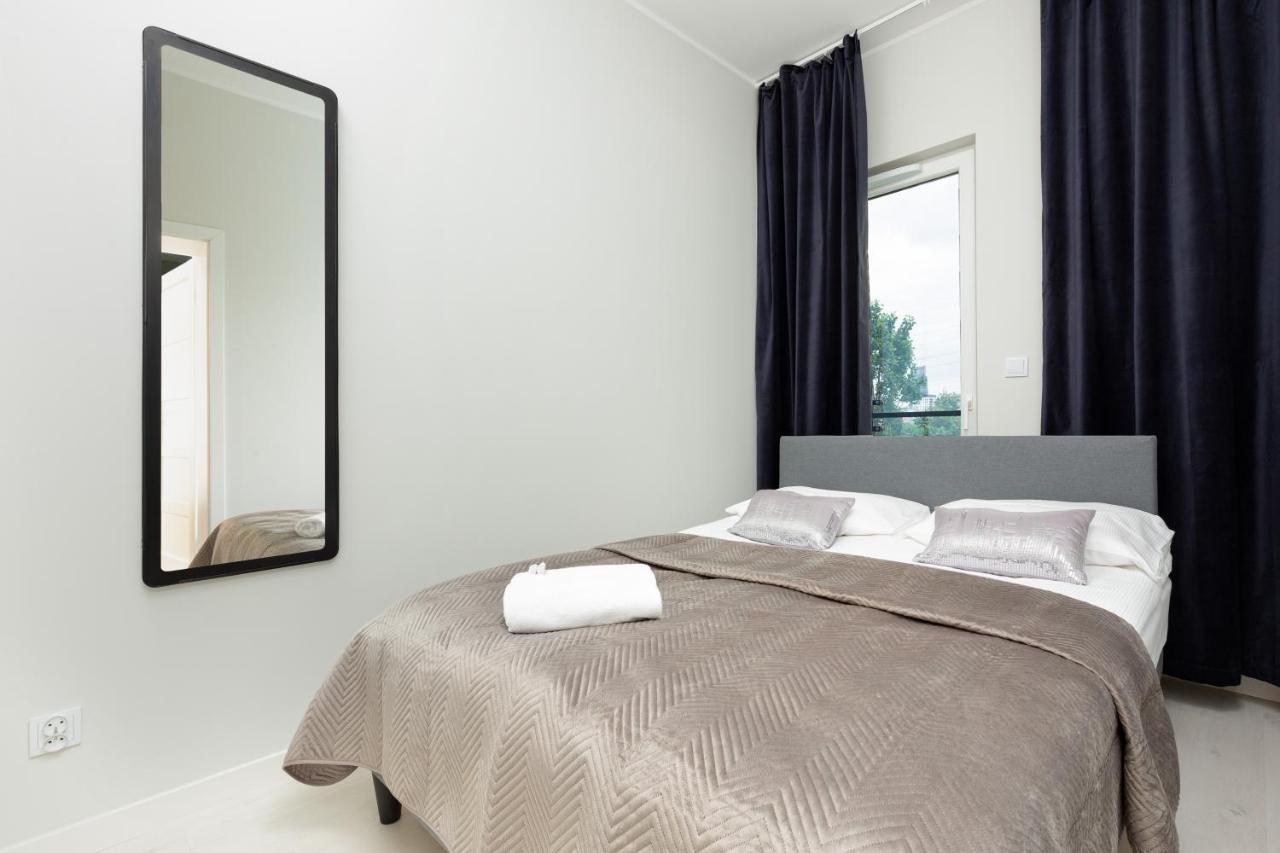 Business Center Apartments Warsaw Wola By Noclegi Renters Bagian luar foto