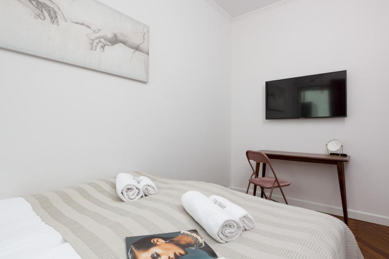 Business Center Apartments Warsaw Wola By Noclegi Renters Bagian luar foto