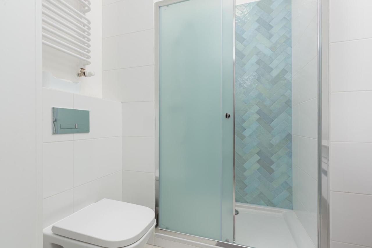 Business Center Apartments Warsaw Wola By Noclegi Renters Bagian luar foto