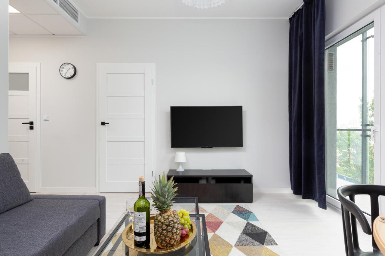 Business Center Apartments Warsaw Wola By Noclegi Renters Bagian luar foto
