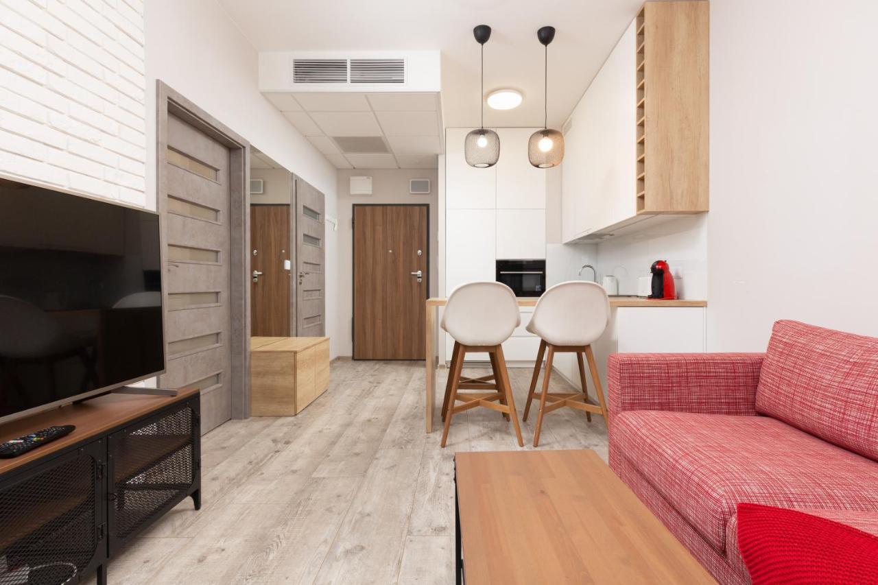Business Center Apartments Warsaw Wola By Noclegi Renters Bagian luar foto