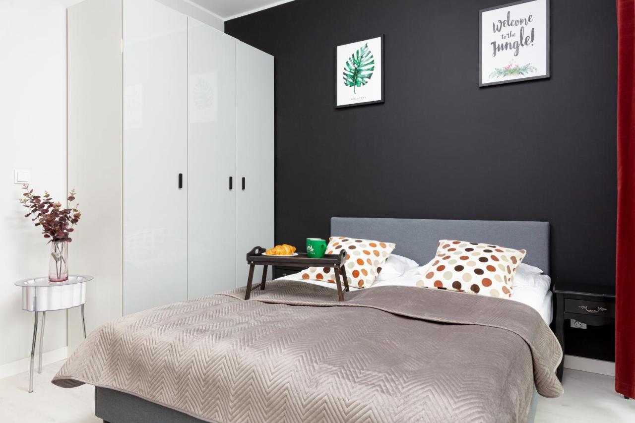 Business Center Apartments Warsaw Wola By Noclegi Renters Bagian luar foto