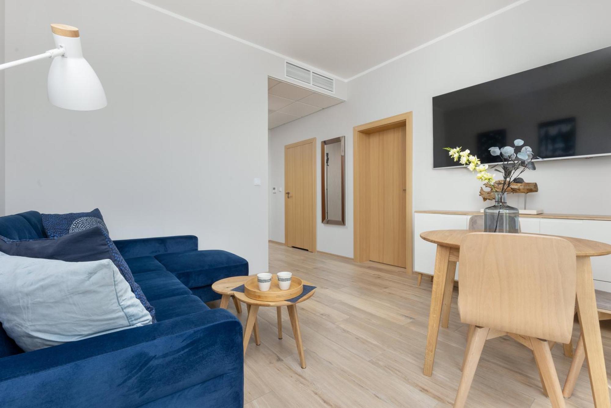 Business Center Apartments Warsaw Wola By Noclegi Renters Bagian luar foto