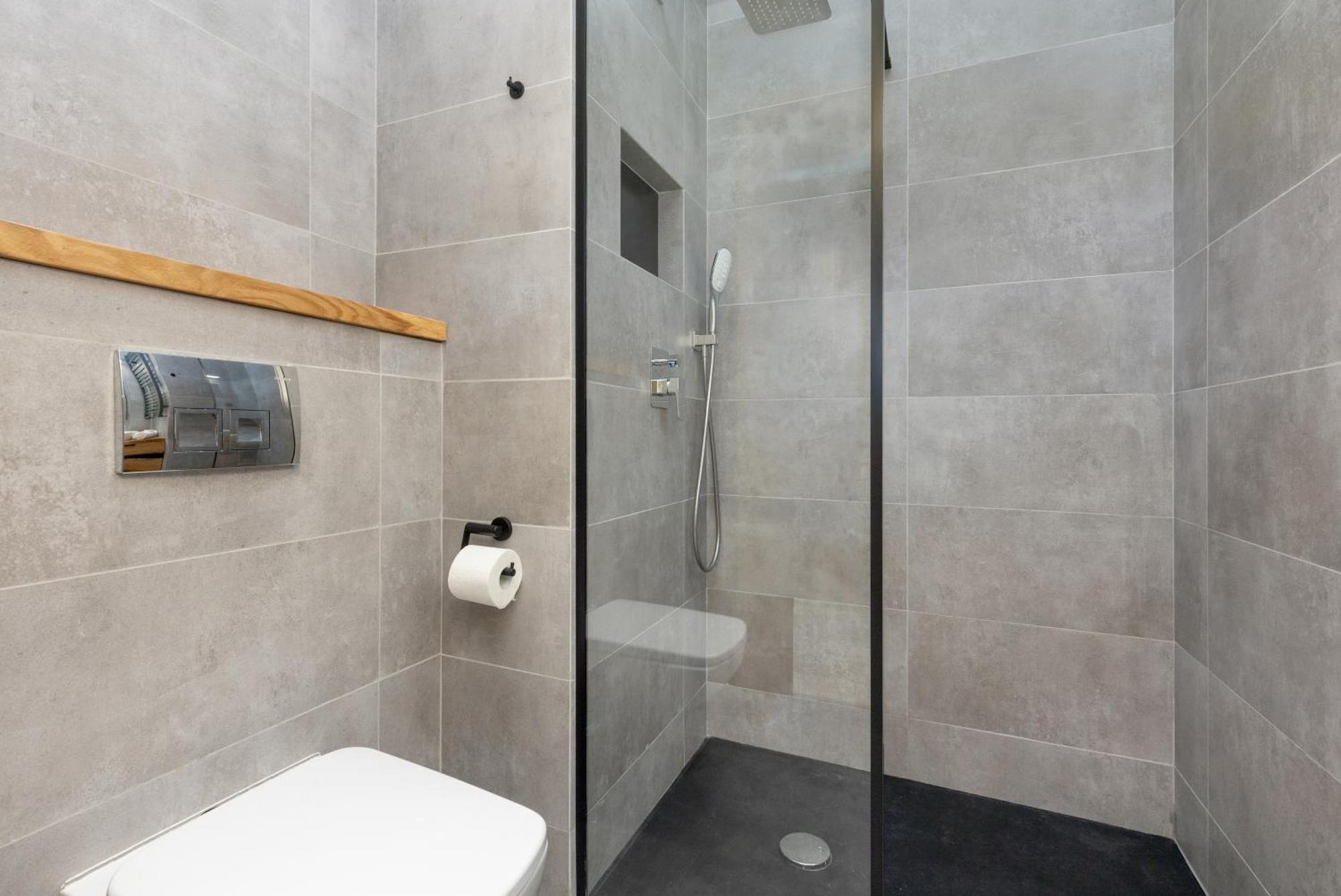 Business Center Apartments Warsaw Wola By Noclegi Renters Bagian luar foto