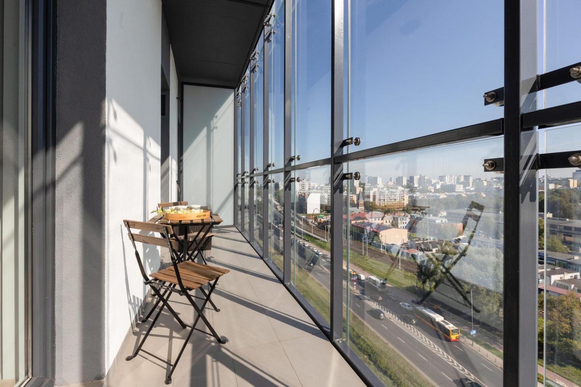 Business Center Apartments Warsaw Wola By Noclegi Renters Bagian luar foto